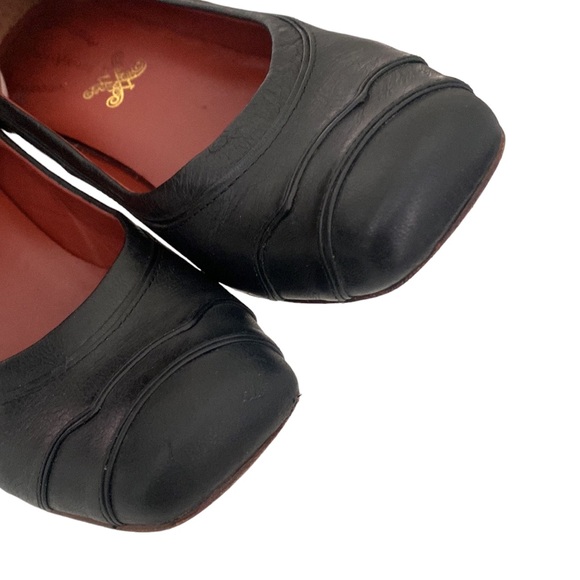 Modern Vintage Black Leather Floral Laser Cut Hidden Wedge Pumps - Picture 4 of 10